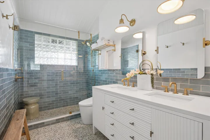 Casita/guest house bathroom