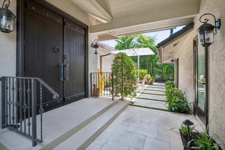 Main house and Casita/Guest House entrances