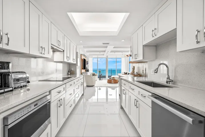 013-700SouthOceanBoulevard-705-BocaRaton