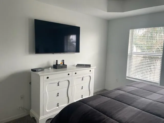 bed 1 tv