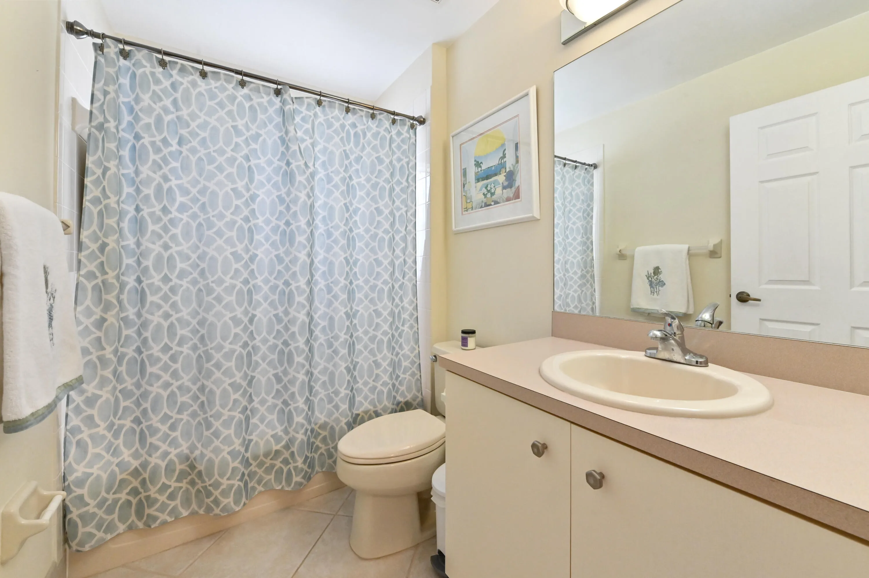 14 Bathroom 01