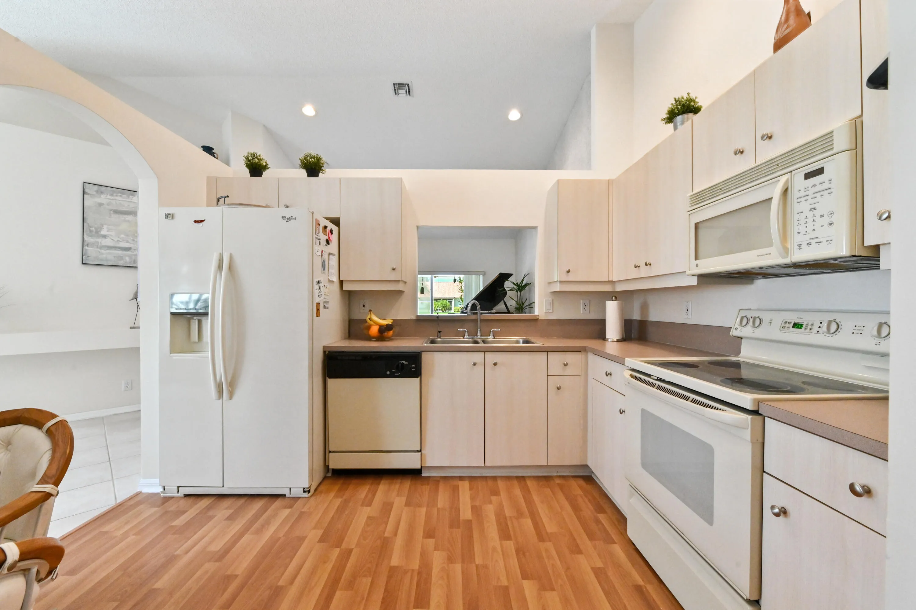 11 Kitchen 02