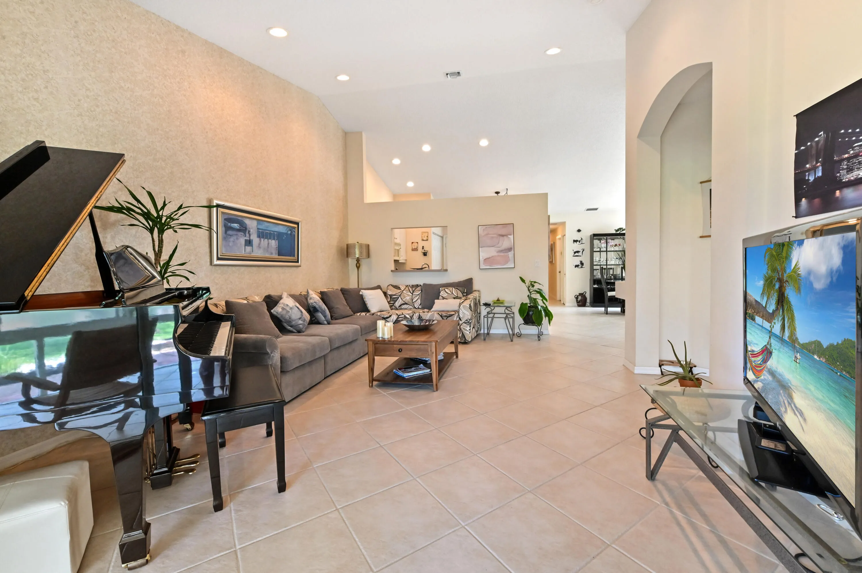 19 Living Room 03