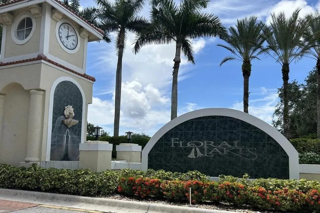 FLORAL LAKES GATE ENT