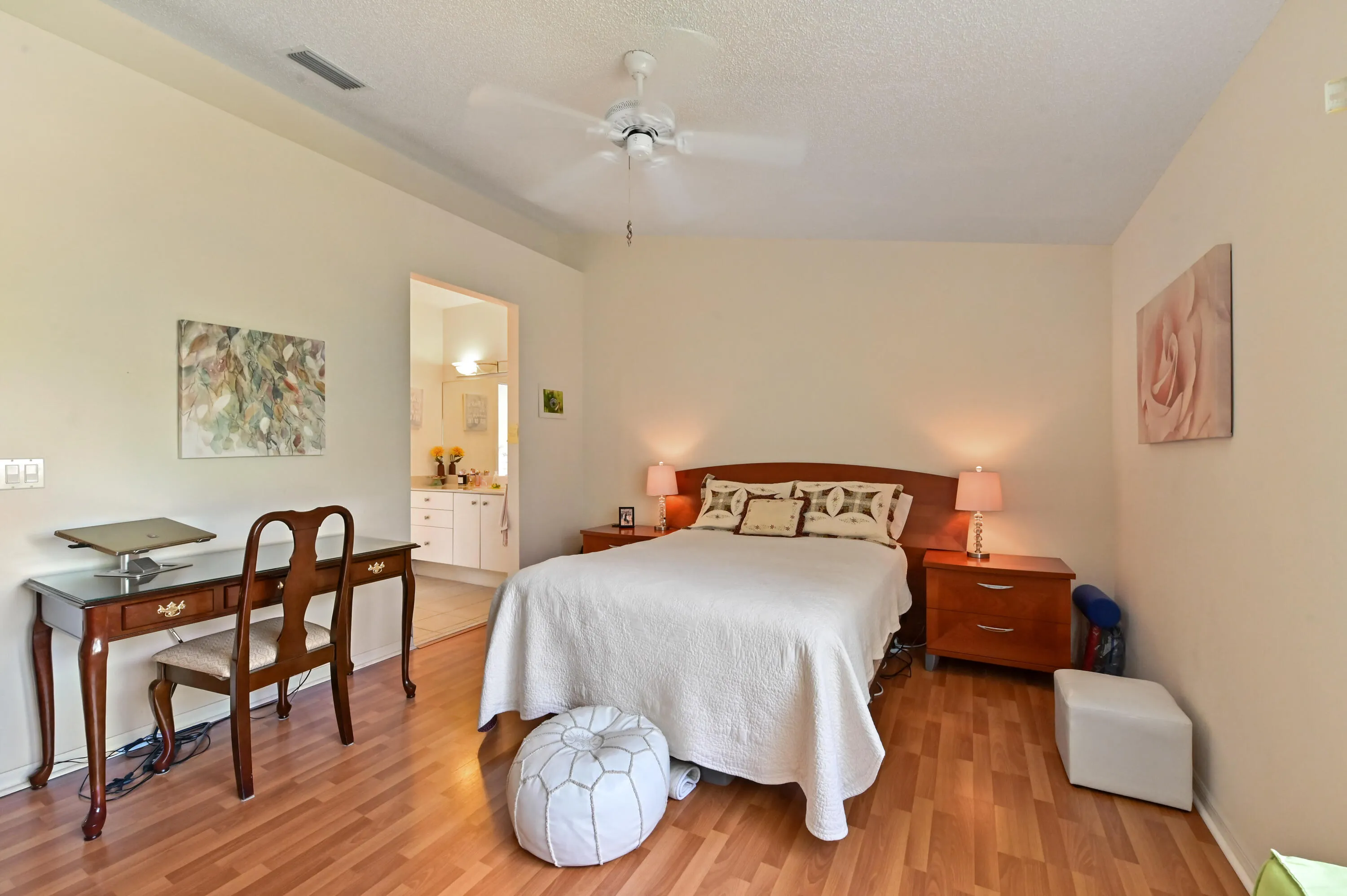 25 Bedroom 03