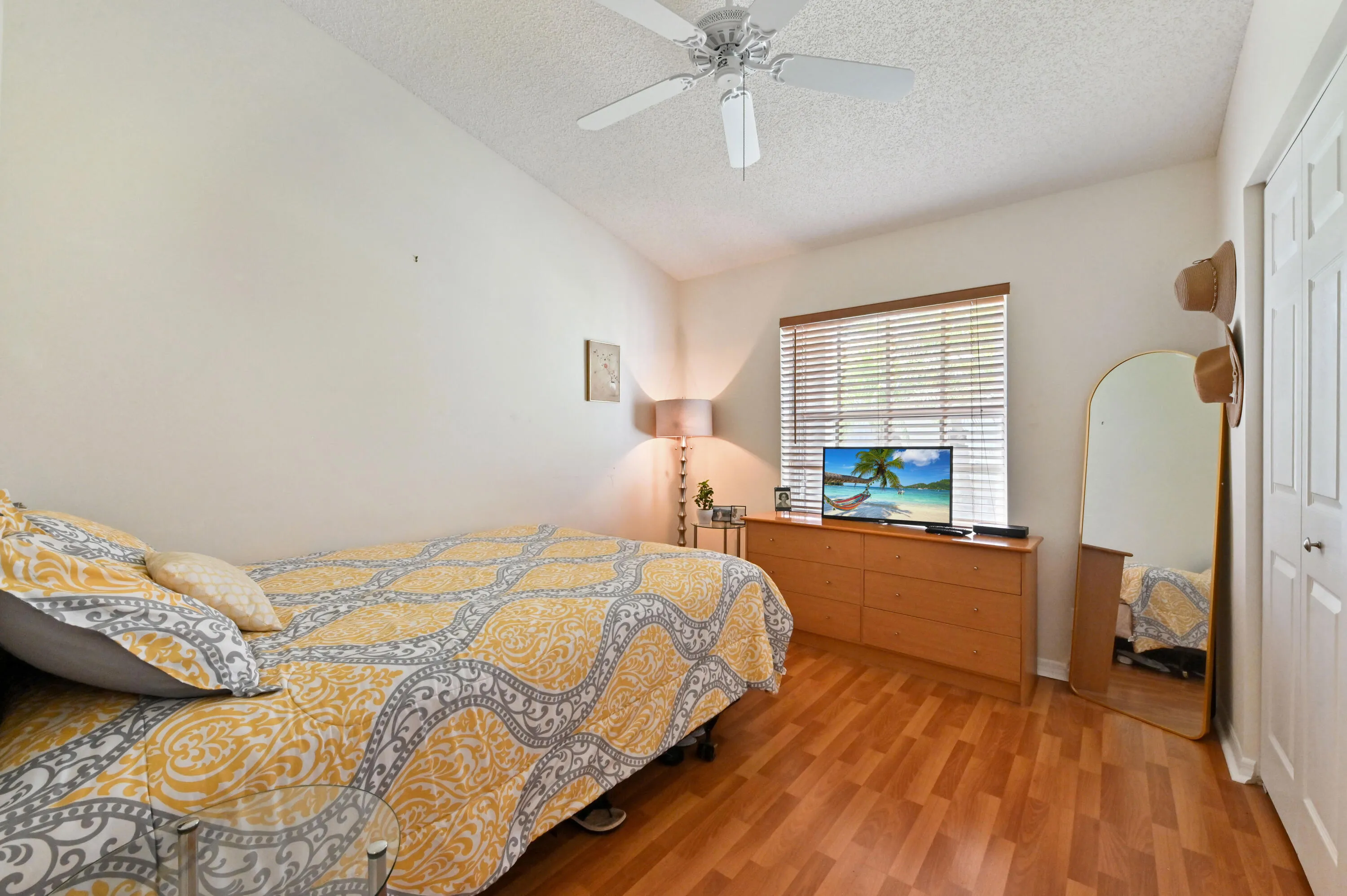 12 Bedroom 01