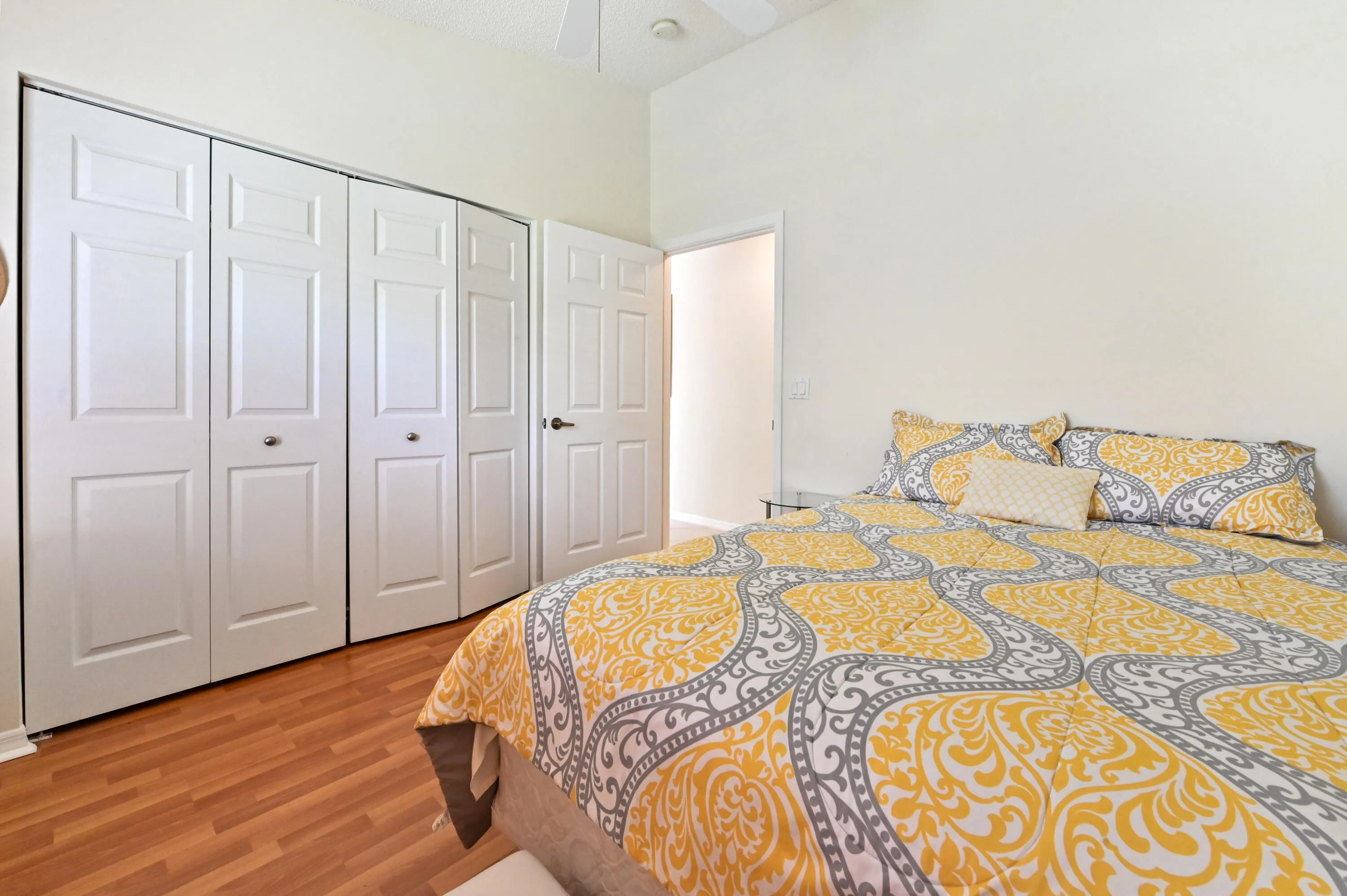 13 Bedroom 02