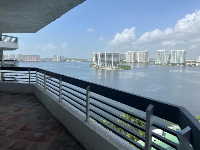 Gorgeous Balcony! GORGEOUS VIEW!!!