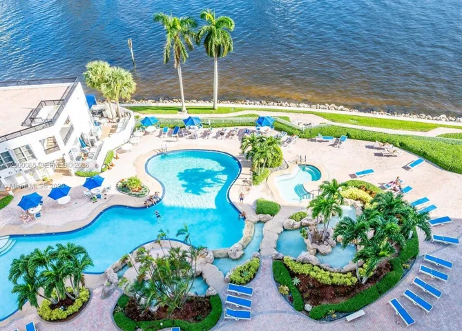 Resort Style Pool