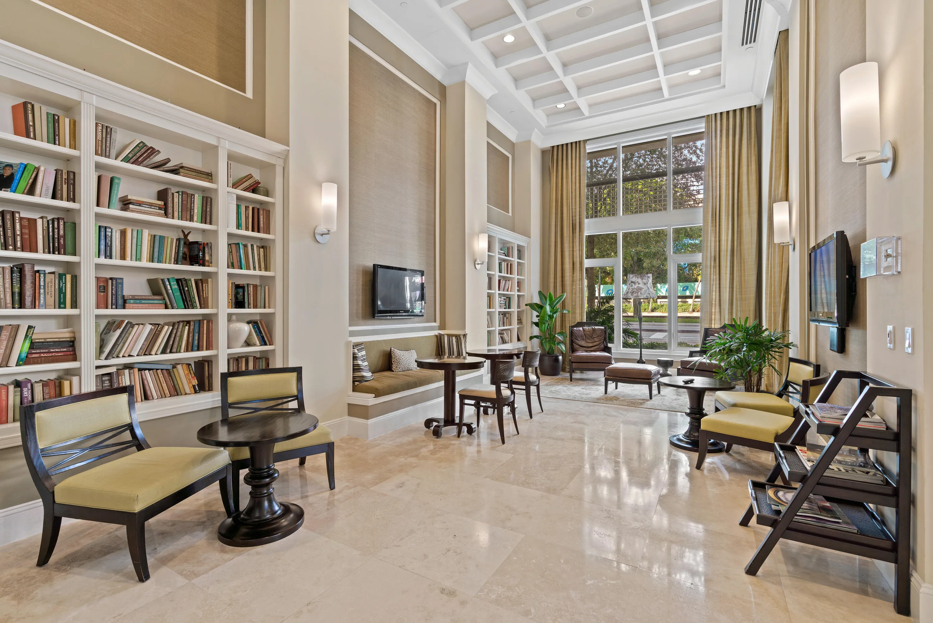 City palms - lobby1