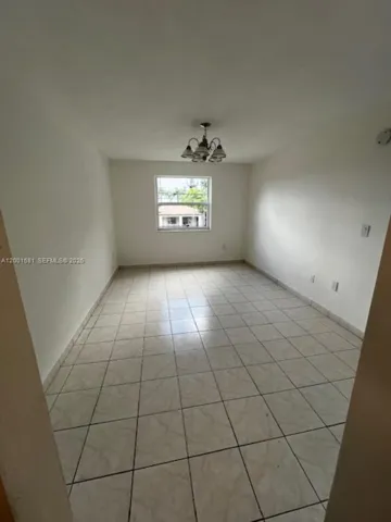 MASTER BEDROOM TILED