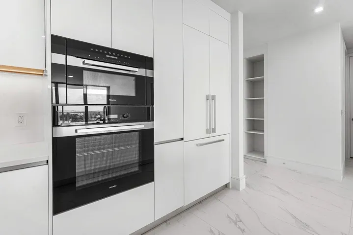 003-220LakeShoreDrive-1415-LakePark-FL-3