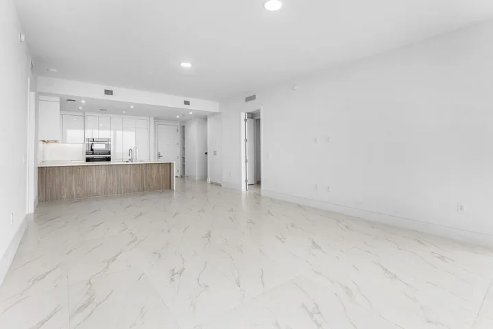 010-220LakeShoreDrive-1415-LakePark-FL-3