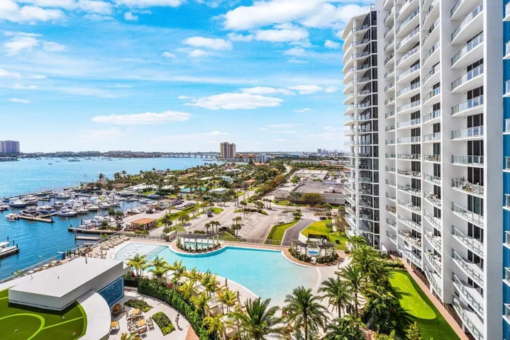 033-220LakeShoreDrive-1415-LakePark-FL-3