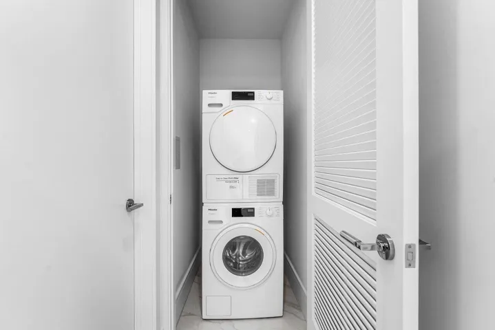 028-220LakeShoreDrive-1415-LakePark-FL-3