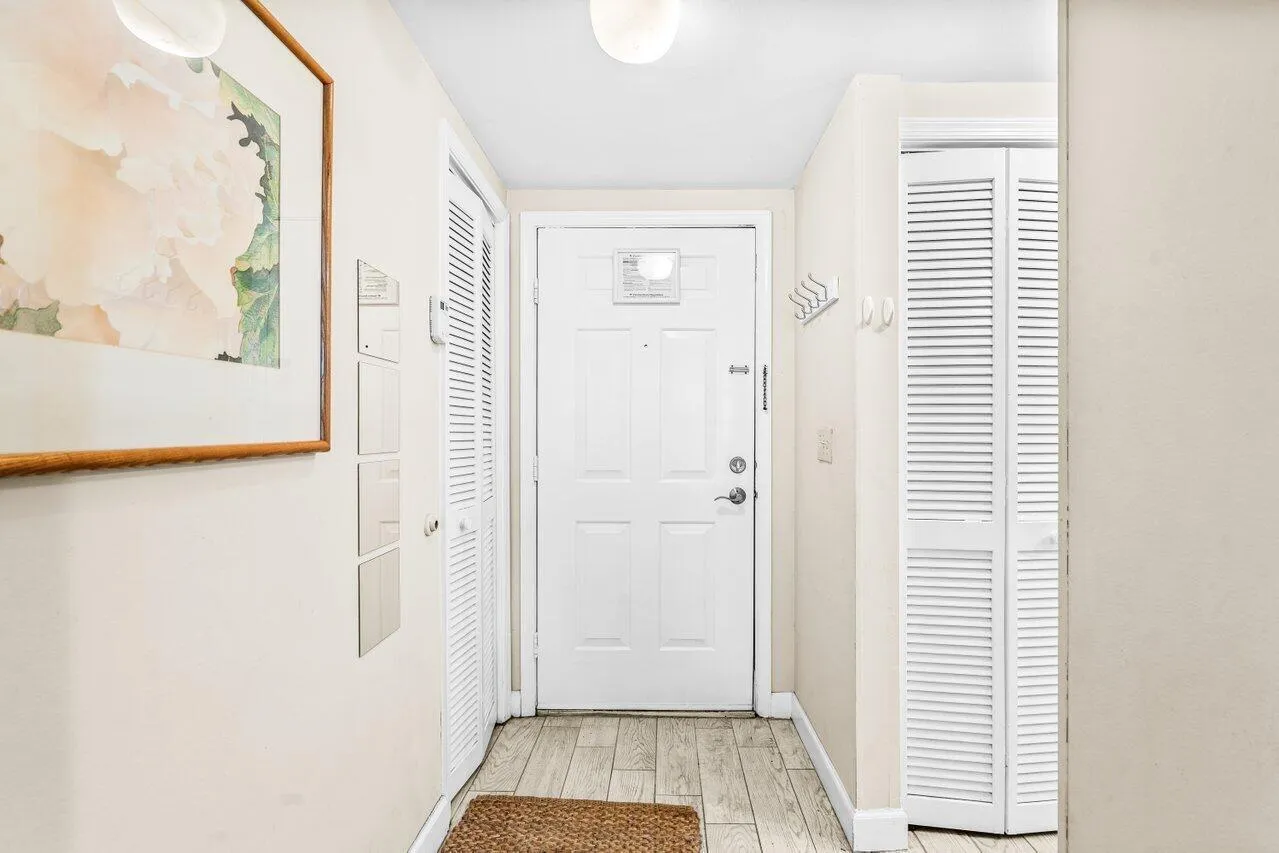 005-11863WimbledonCircle-432-Wellington-