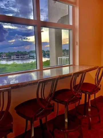 toscana eating bar