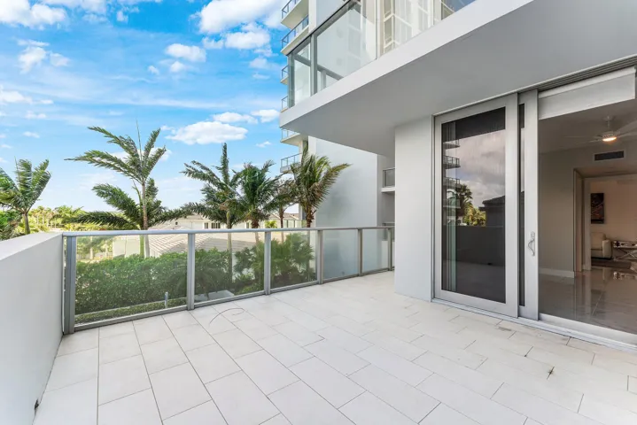 2nd Balcony - North views