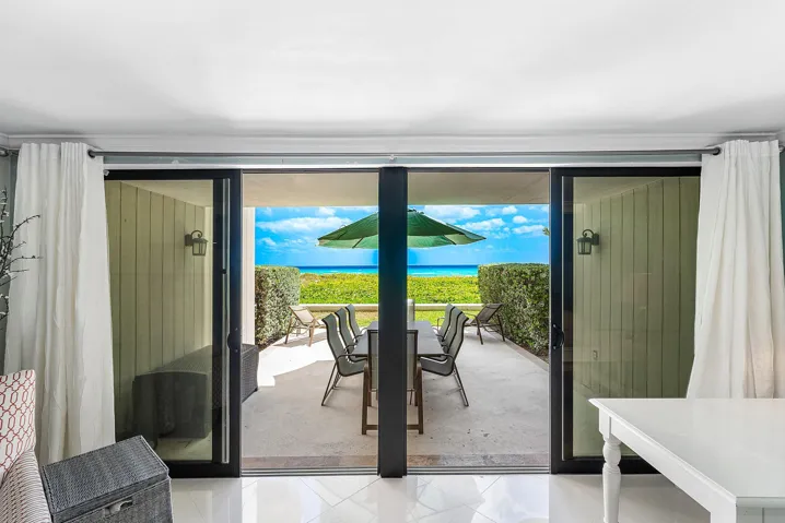 SPACIOUS OCEANFRONT PATIO