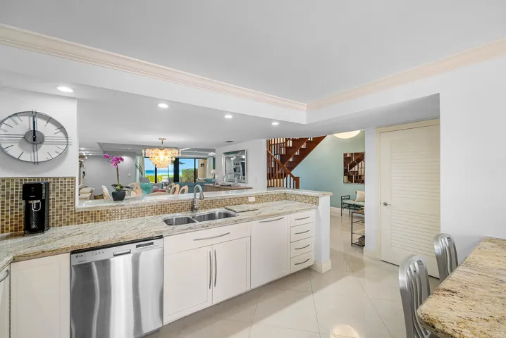 OPEN CONCEPT KITCHEN