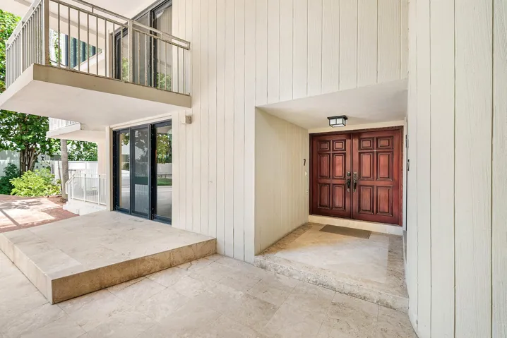 INVITING ENTRY