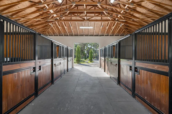Barn One- 12 Stalls