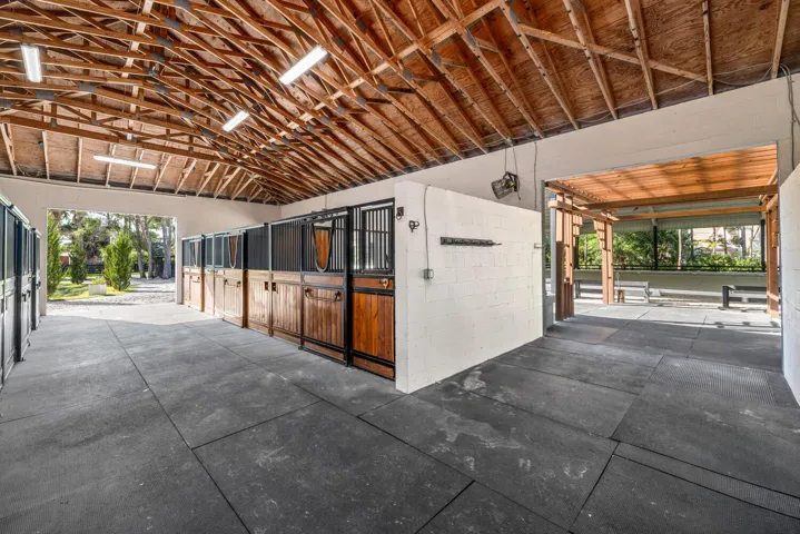 Barn One- 12 Stalls