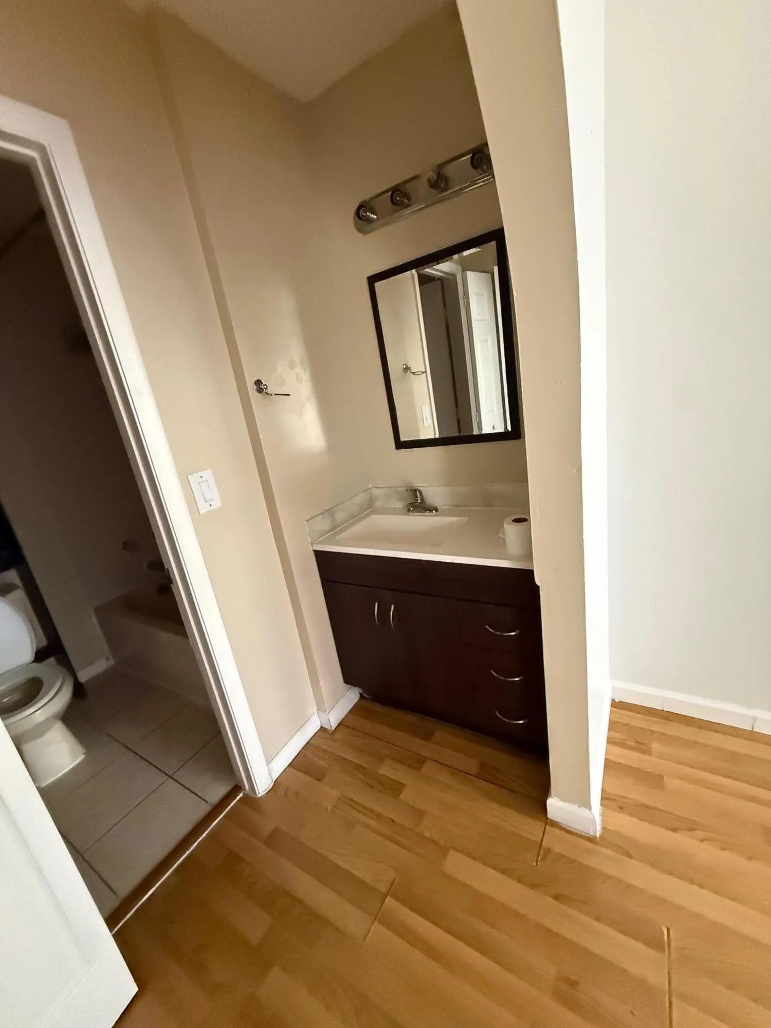 5721 MASTER BATHROOM