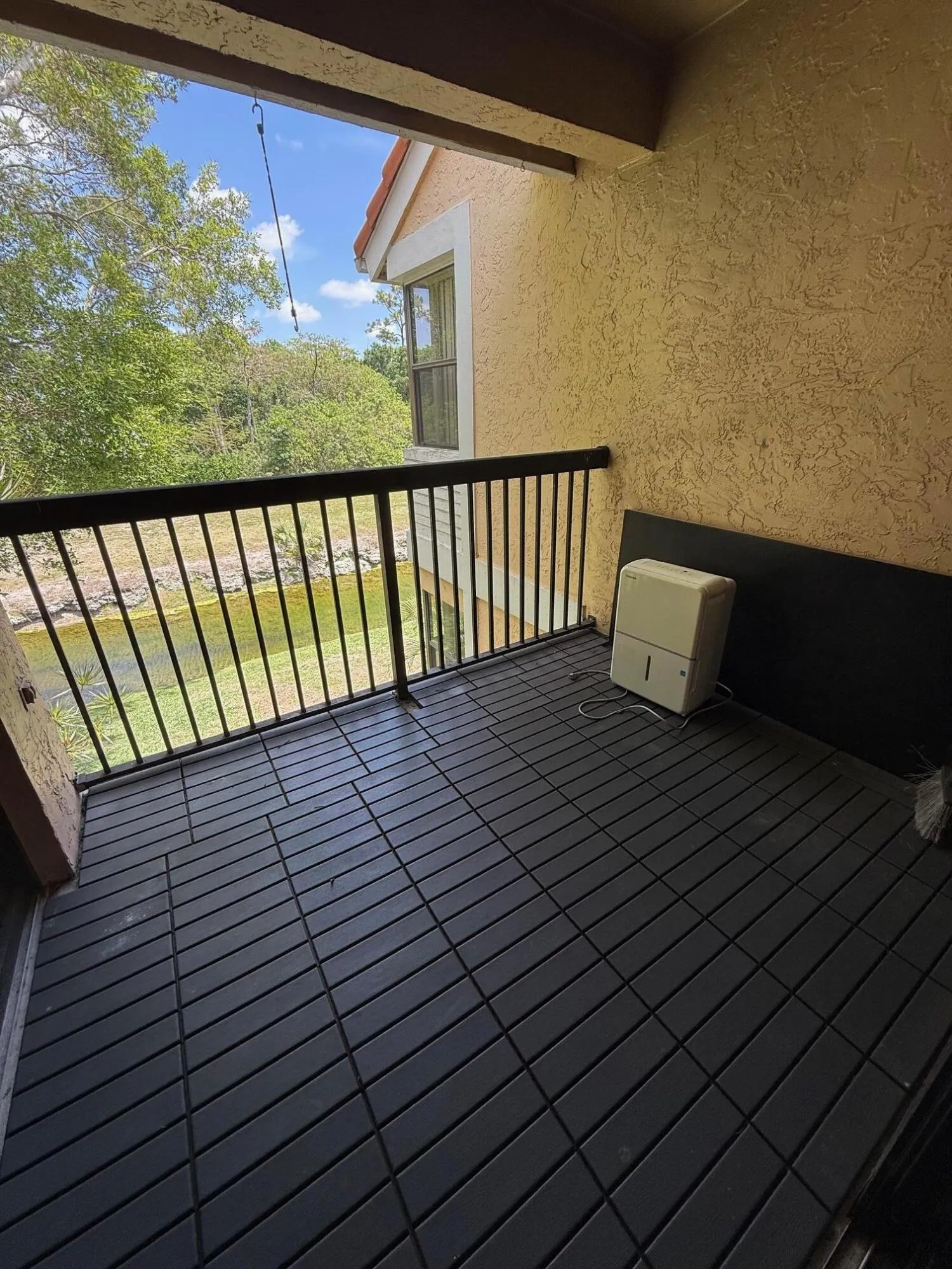 5721PATIO VIEW