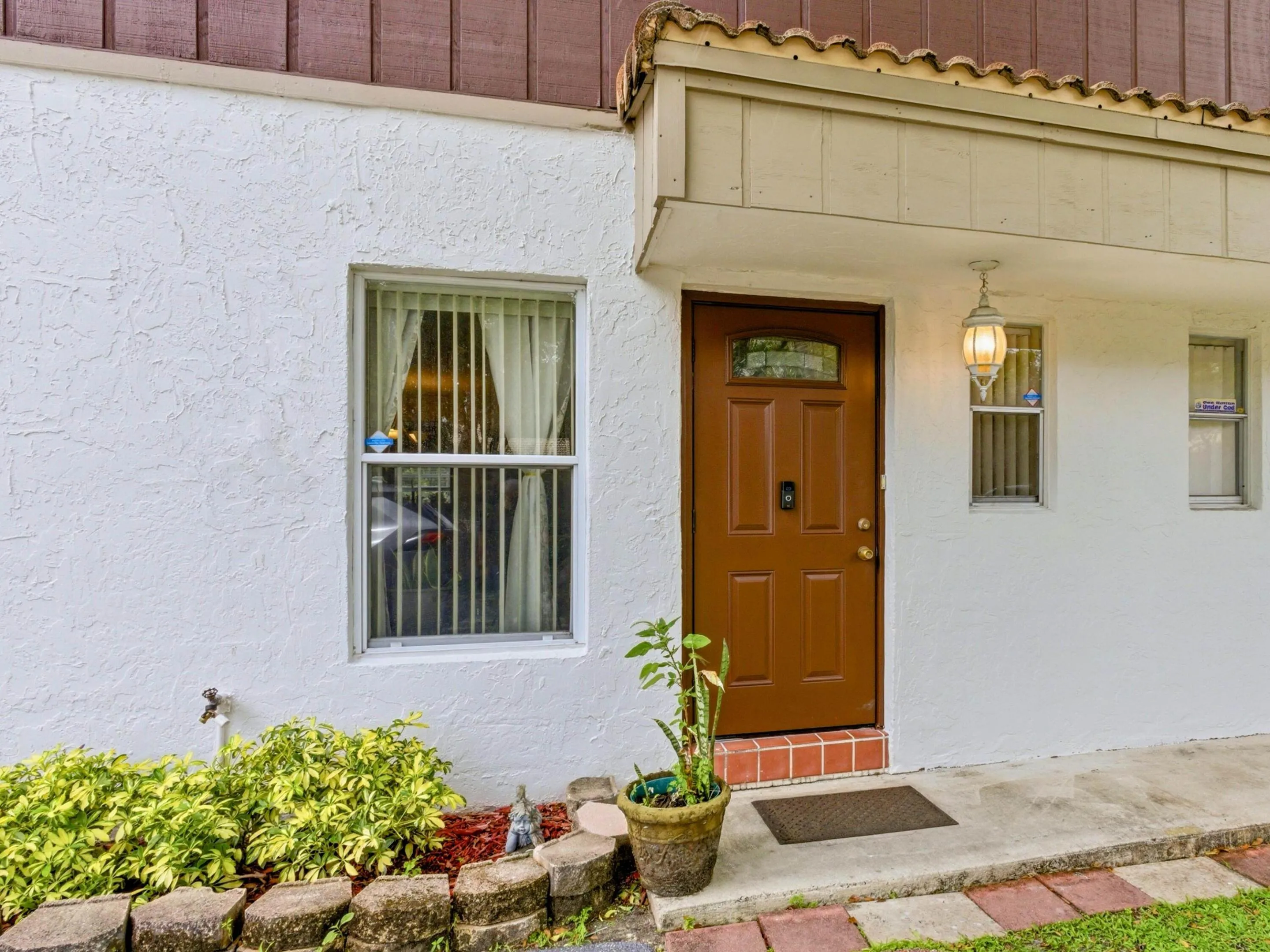 Unit Entry Porch