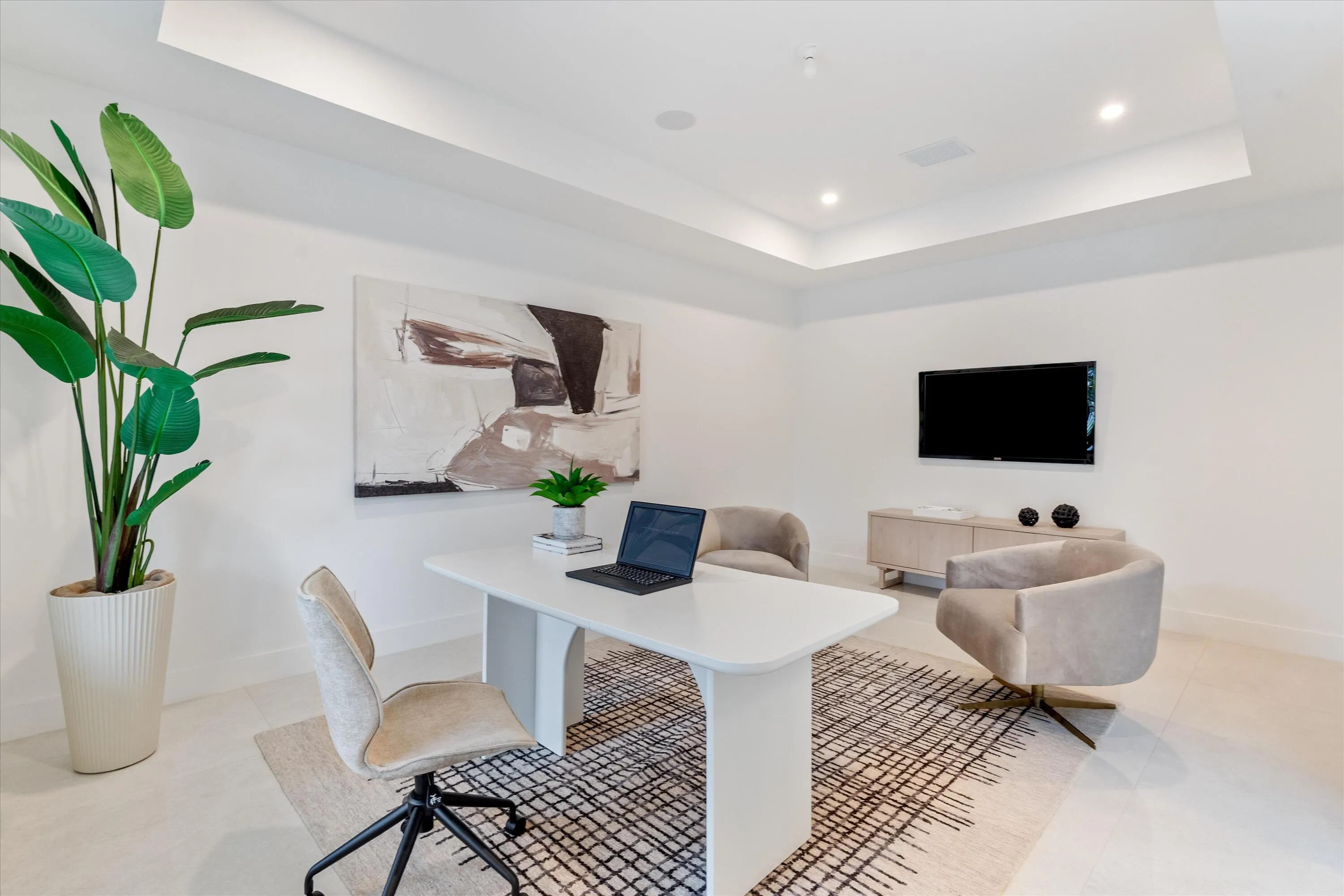 5th bd / office