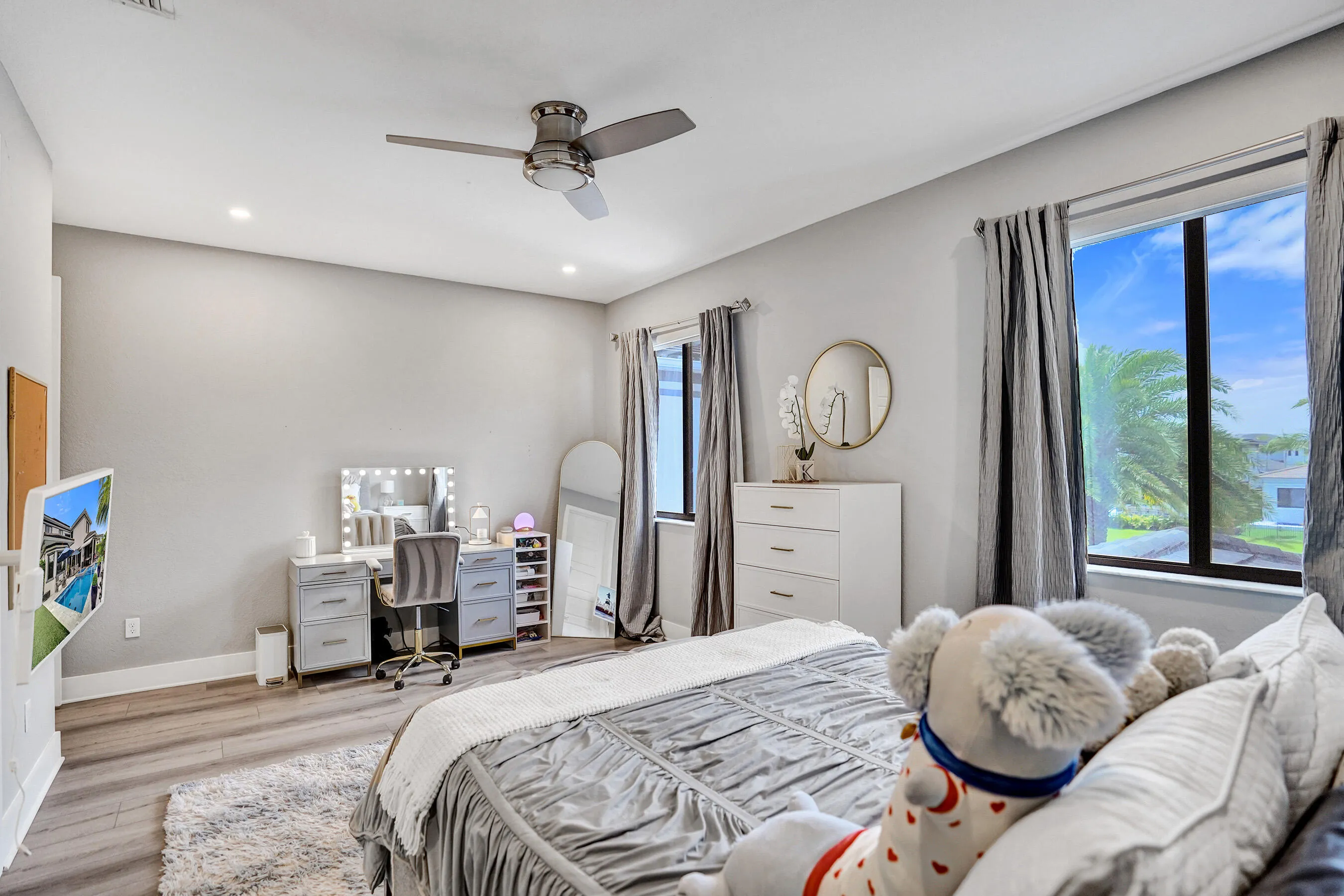 Property photo 99