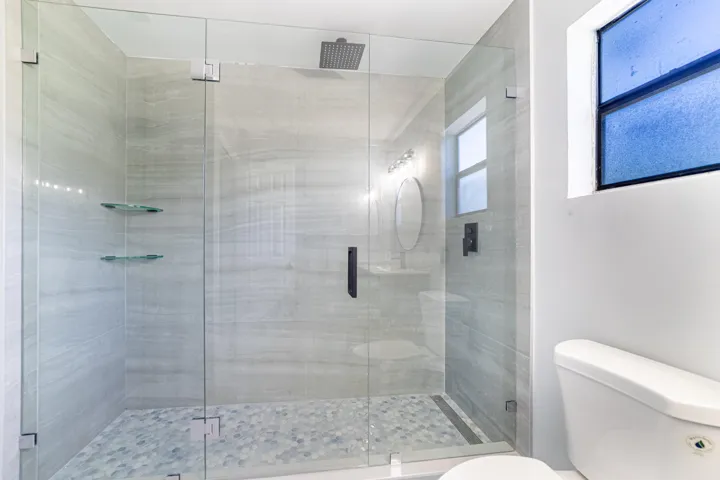 Bedroom1-Shower