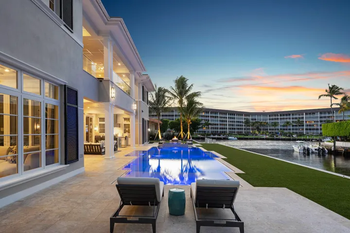 133_Coconut_Palm_Road_Dusk_09