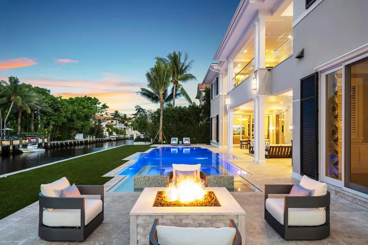 133_Coconut_Palm_Road_Dusk_07