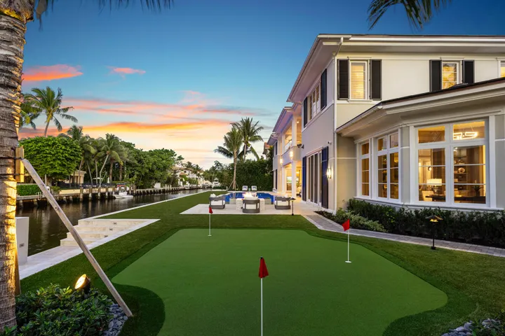 133_Coconut_Palm_Road_Dusk_10