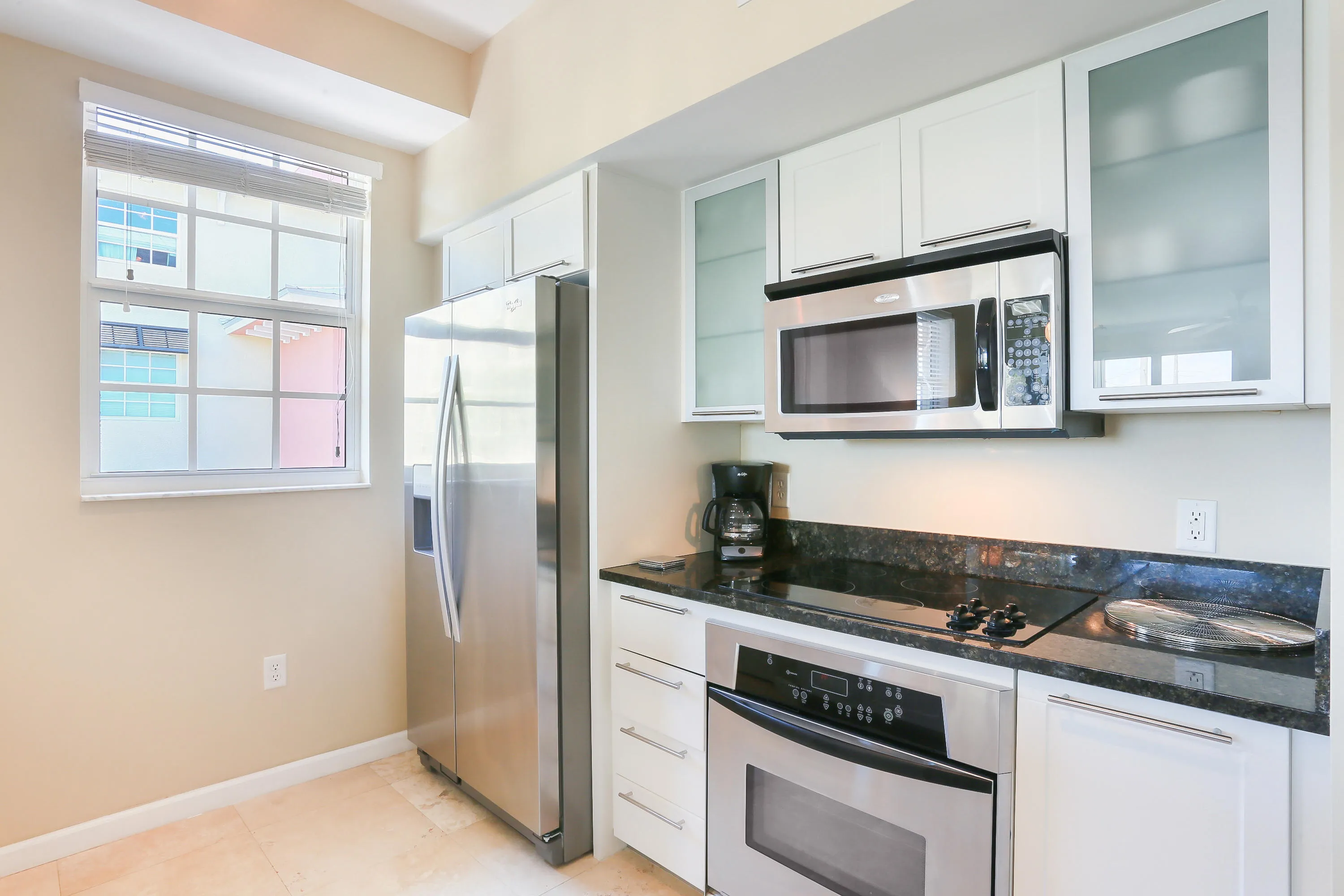 Fully Equipped Kitchen and Everything Ne