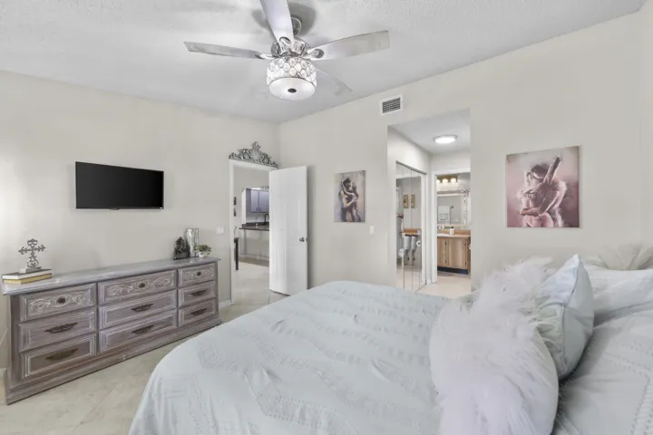 39 Bethesda Park Circle - 25.jpg-FULL