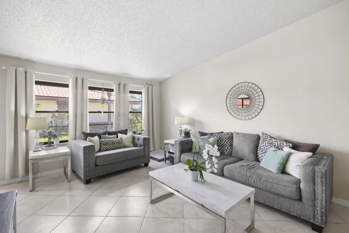 39 Bethesda Park Circle - 8.jpg-FULL