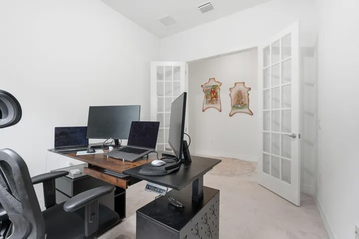 16-web-or-mls-10550_Northbrook_Cir_017