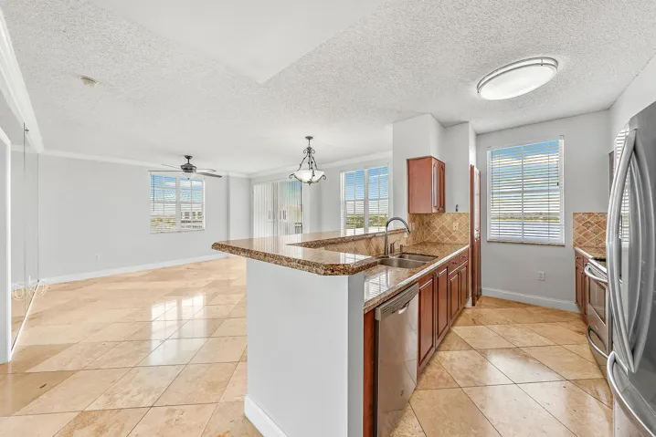 616 Clearwater Park Road, #913-7