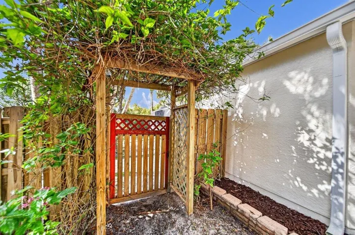 exterior1.jpg-SMALL