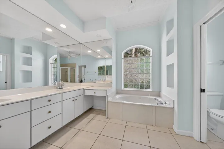 primarybath2.jpg-SMALL