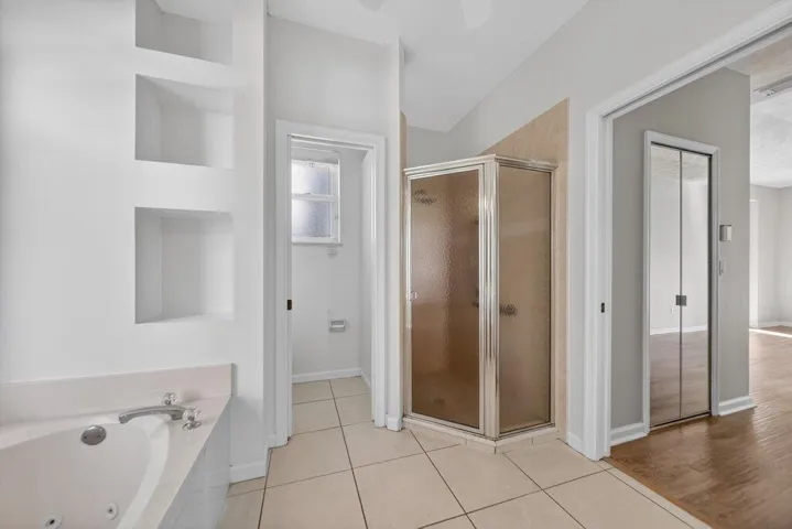 primarybath1.jpg-SMALL