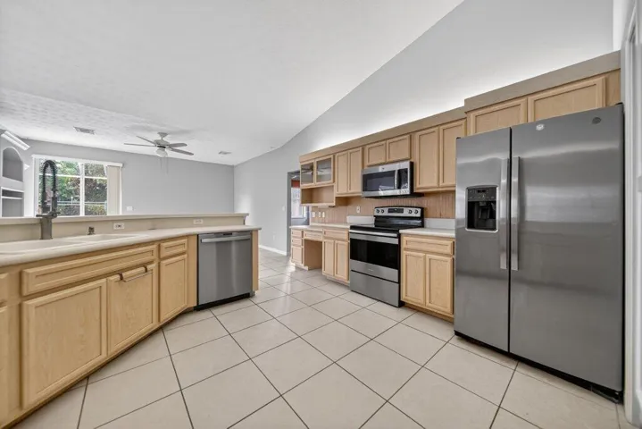 kitchen2.jpg-SMALL