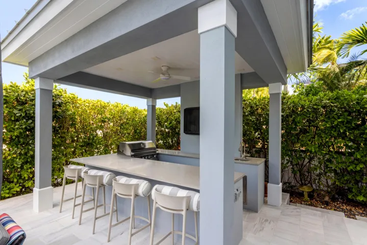 mls_SUMMER_KITCHEN_EB