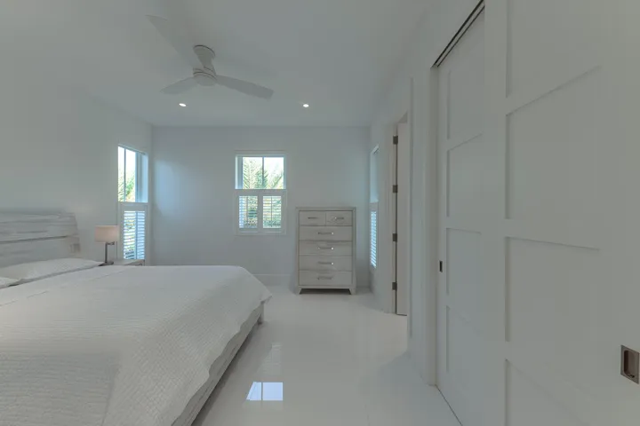 Still_-52