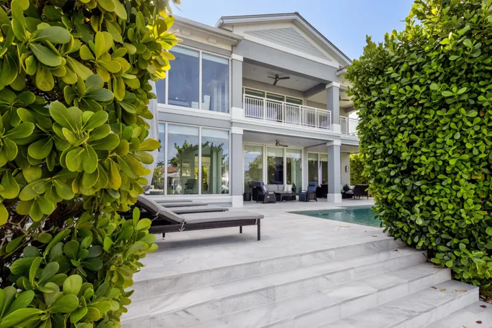 mls_PATIO_TO_REAR_EB