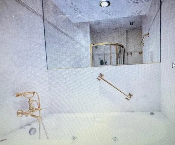 MASTER BATH TUB