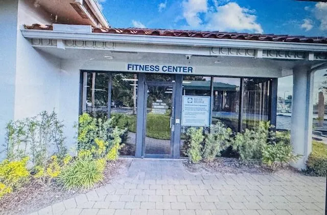 CLUB HOUSE